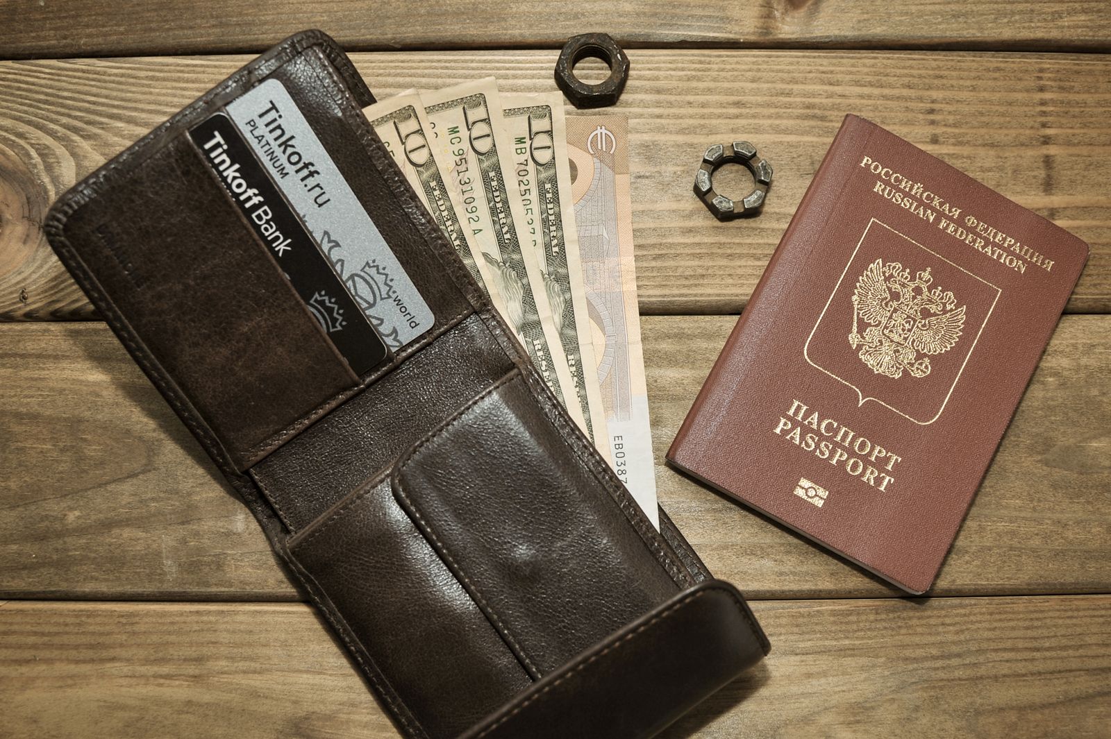 Travel money and cards for budgeting a trip to Turkey